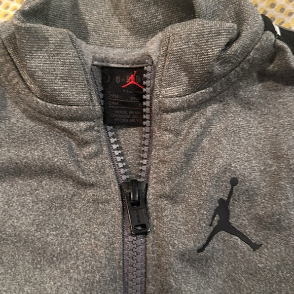 Jordan kids track jacket. - Picture 2 of 3